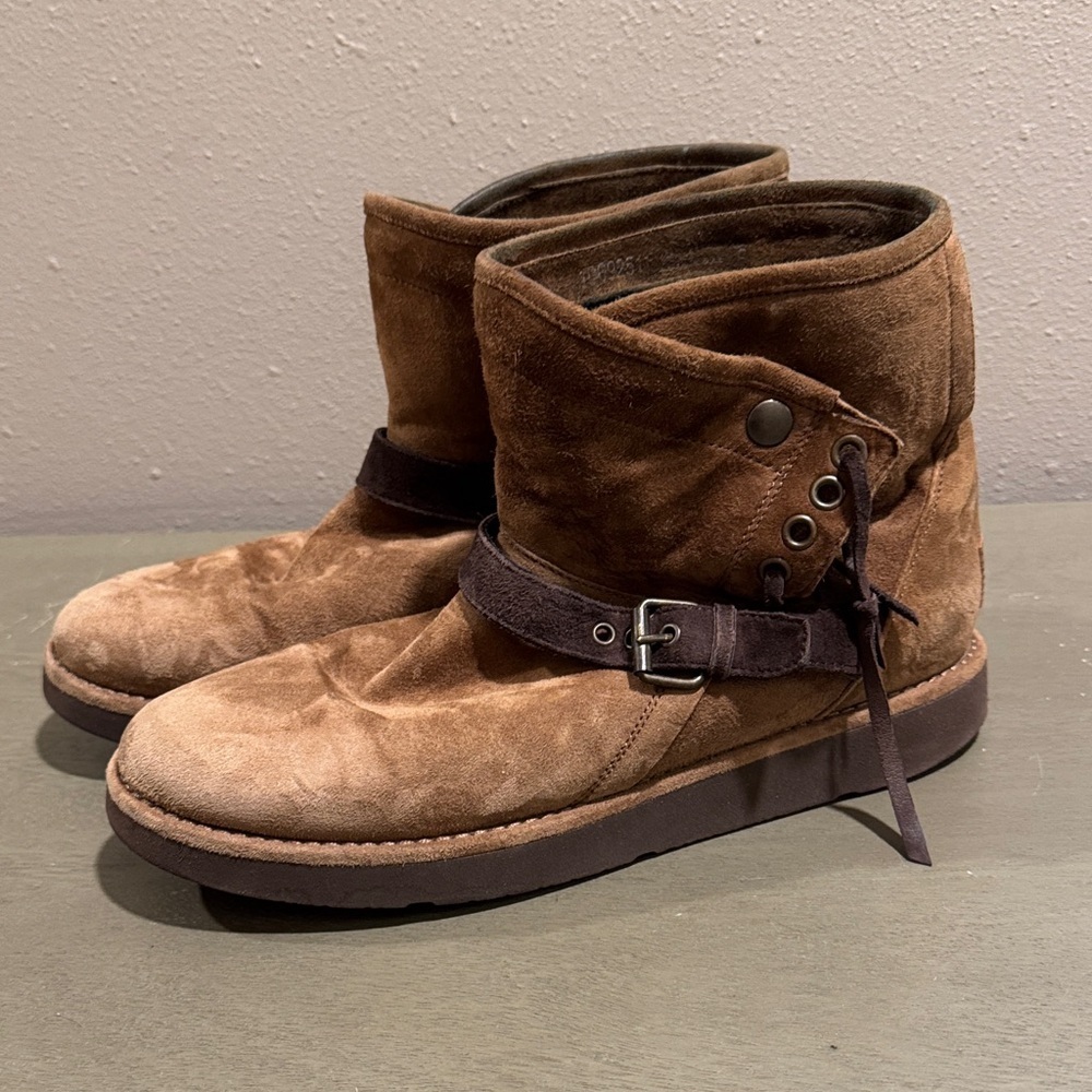 UGG Men's Chestnut Suede Boots